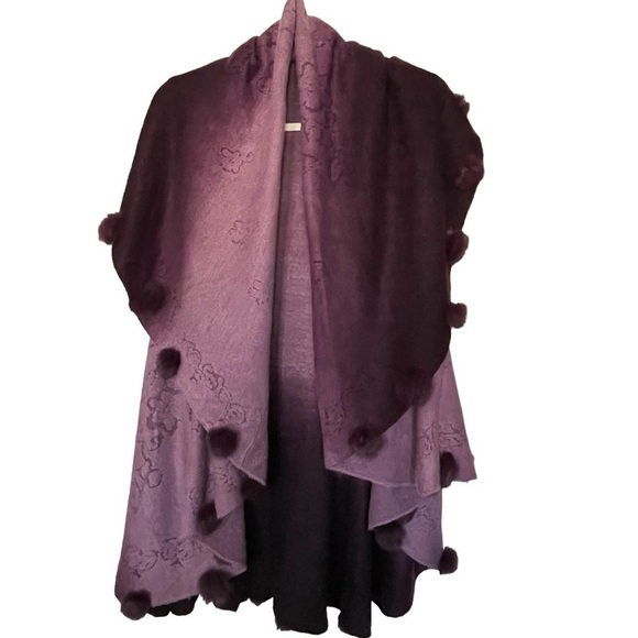 Poncho Wrap Cape Sweater Purple Ombre with Pom-Pom’s, One Size - Picture 10 of 10